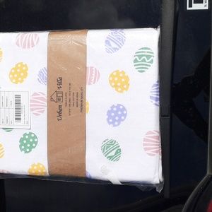 Urban Villa 100% Cotyon Table Cloth